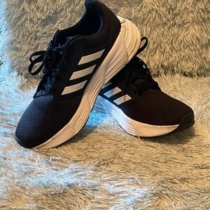Adidas Men’s Galaxy 6 Black and White Running Shoes Size 8